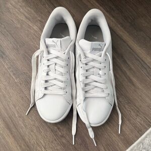 Puma Vikky V3 Sneaker Women's Size 7, White